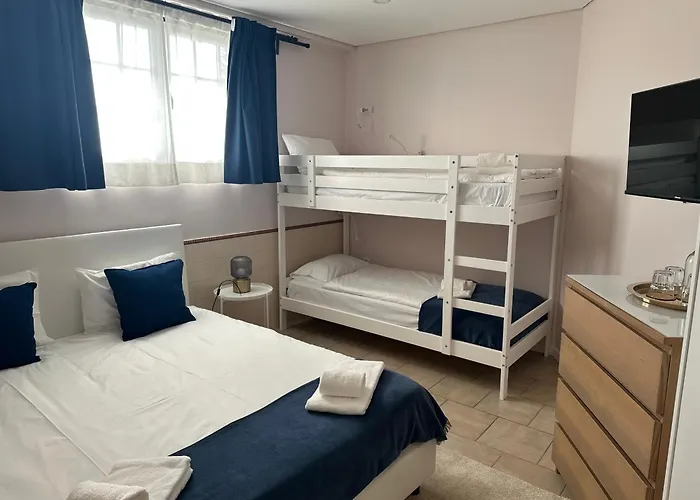 Berlenga House Homestay *