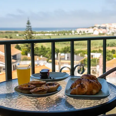 Проживание в семье Berlenga House